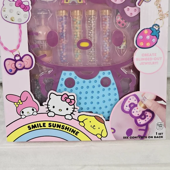 Hello Kitty and Friends Sparkling Charms Smile Sunshine Set - Picture 4 of 10